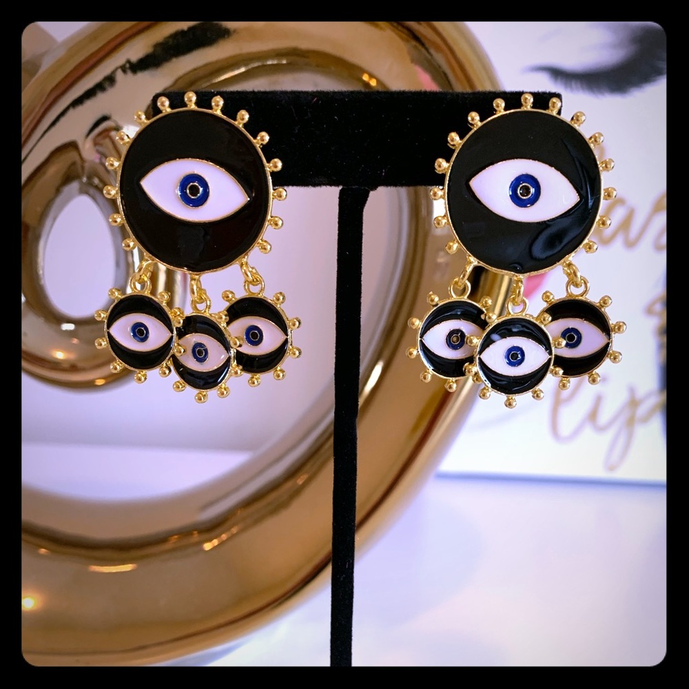 Beautiful Earrings Black!!